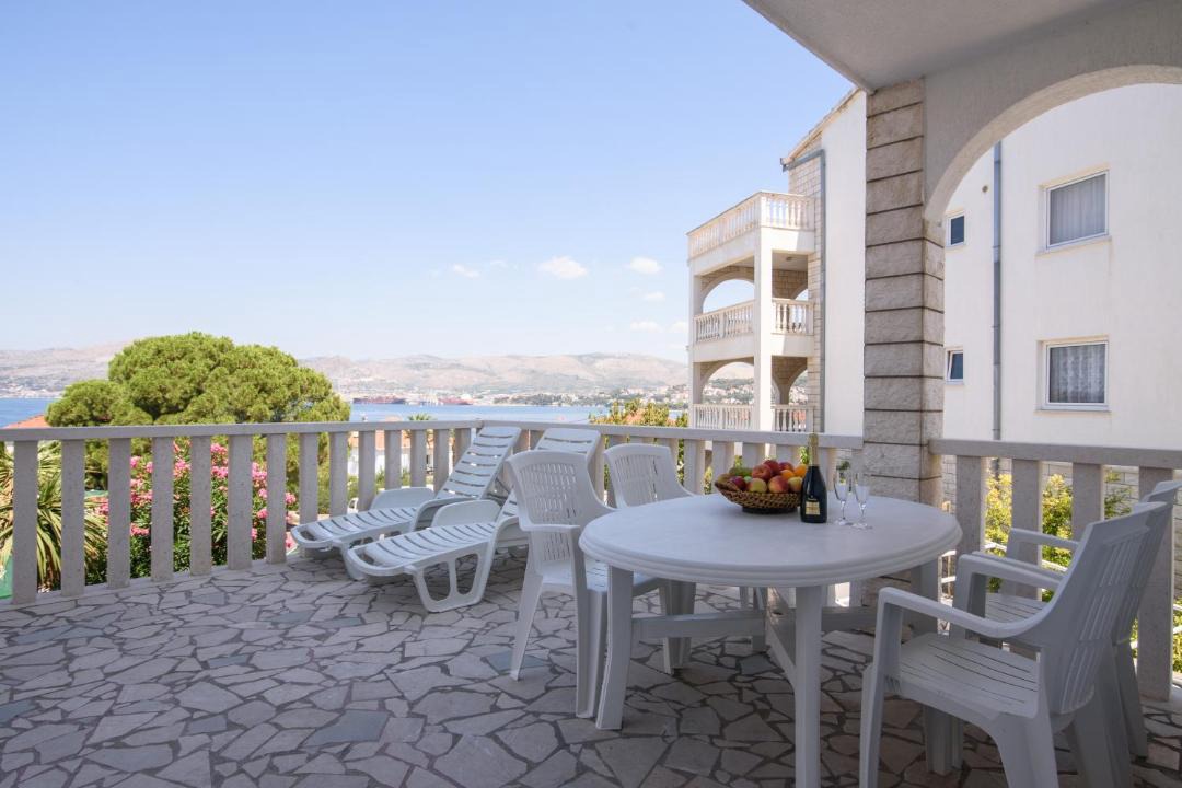Photo of Patio Balcony in Okrug Gornji