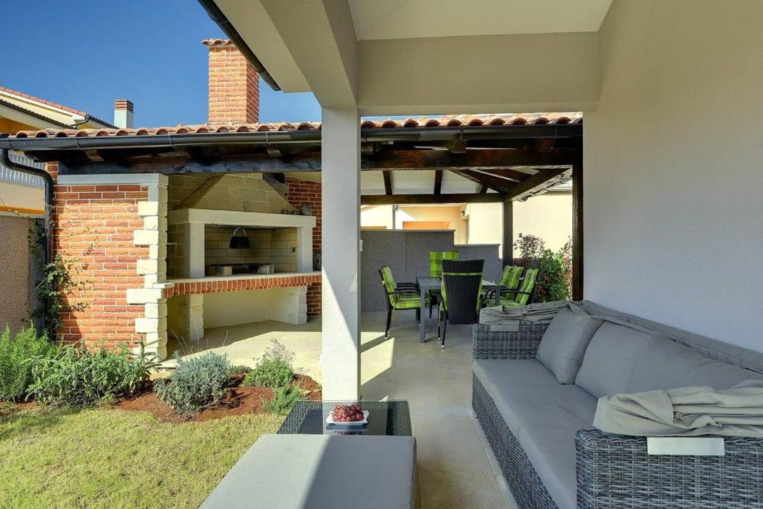 Photo of Patio Balcony in Loborika