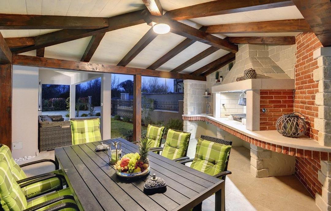 Photo of Patio Balcony in Loborika