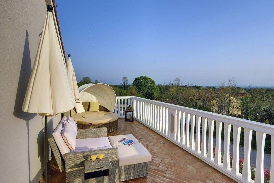 Photo of Patio Balcony in Loborika
