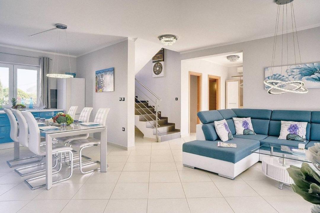 Photo of Livingroom in Loborika