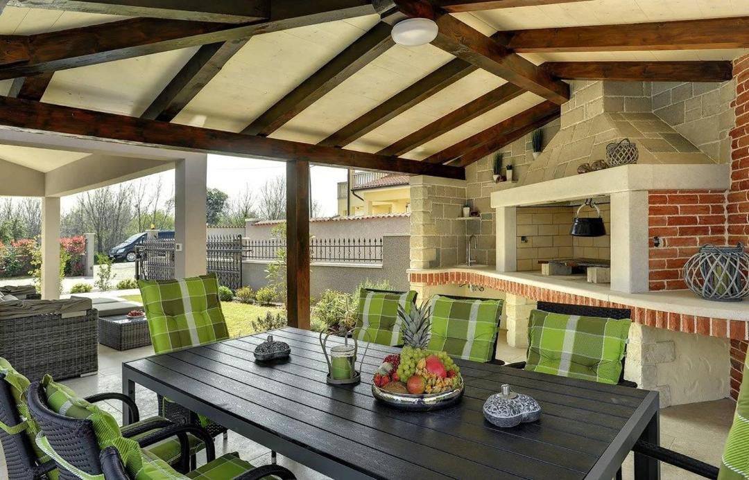 Photo of Patio Balcony in Loborika