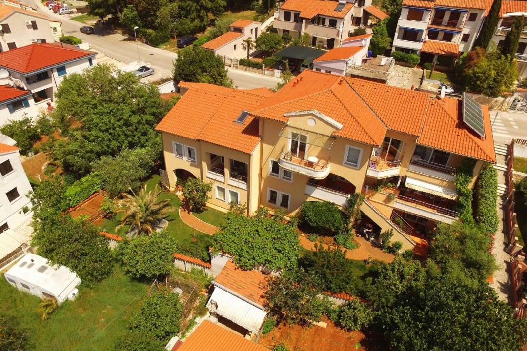 Photo of Buildings in Pjescana Uvala