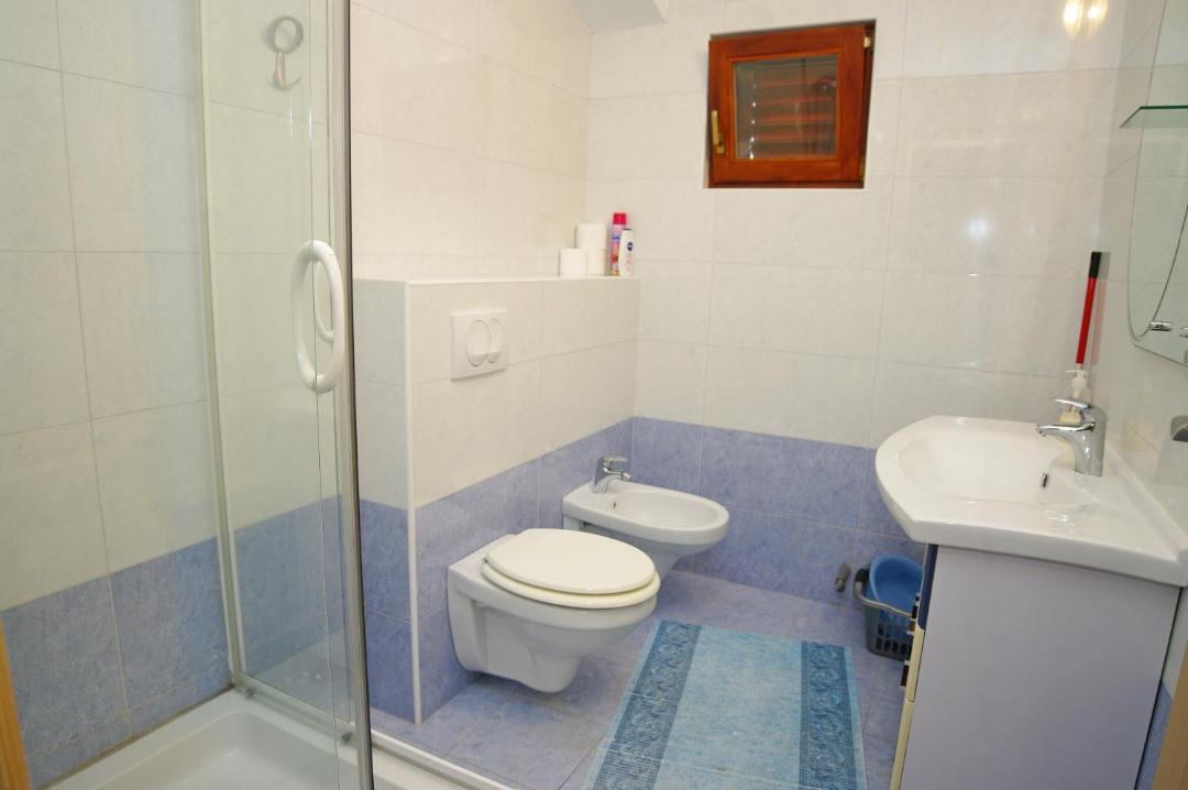 Photo of Bathroom in Vinkuran
