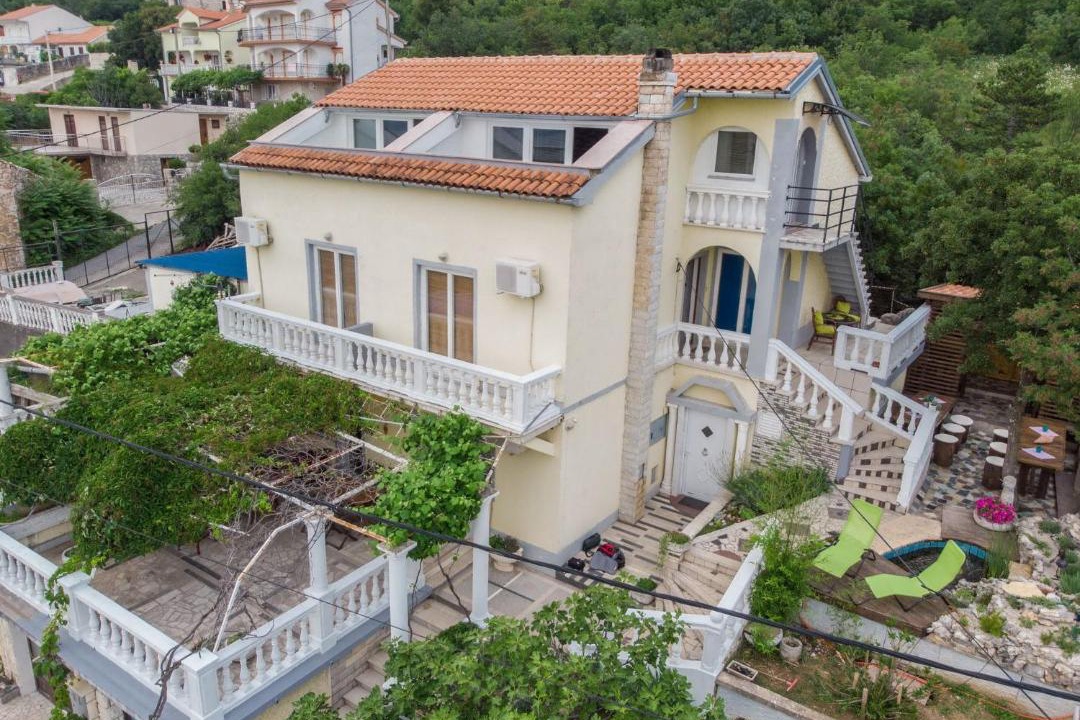 Photo of Buildings in Klanfari
