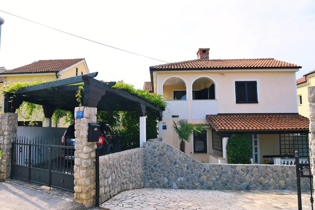 Photo of Others in Porat