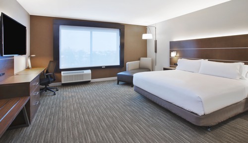 Standard Room, 1 King Bed, Accessible (Communications, Roll In Shower)