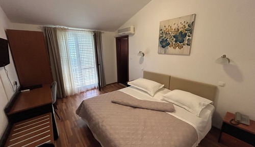 Economy Double or Twin Room, 1 Double or 2 Twin Beds, Non Smoking