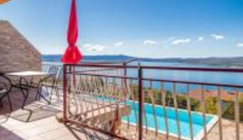 Apartment (Two Bedroom Apartment with Terrace an)