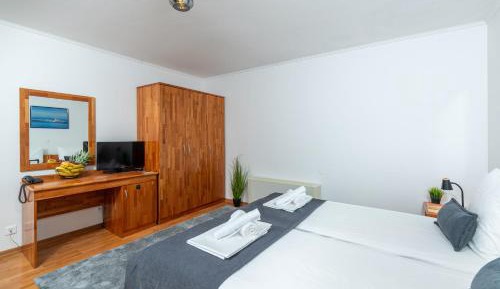 Economy Double Room with Park View