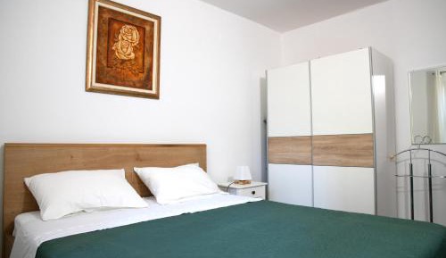 One-Bedroom Apartment with Terrace