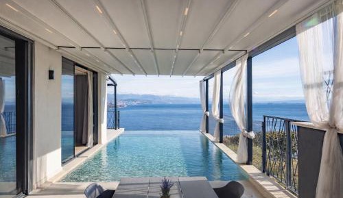 Four-Bedroom Penthouse Apartment