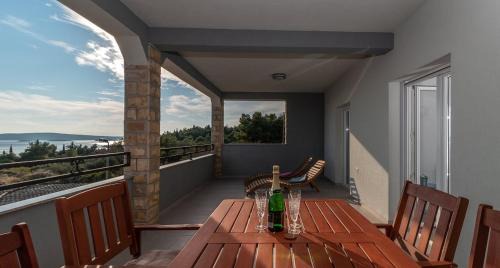 One-Bedroom Apartment with Balcony and Sea View