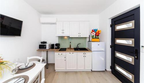 One-Bedroom Apartment with Terrace