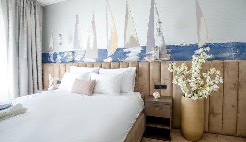 Deluxe Double Room with Balcony and Sea View