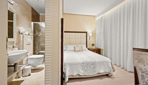 Deluxe Single Room