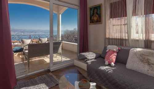 Five-Bedroom Holiday Home