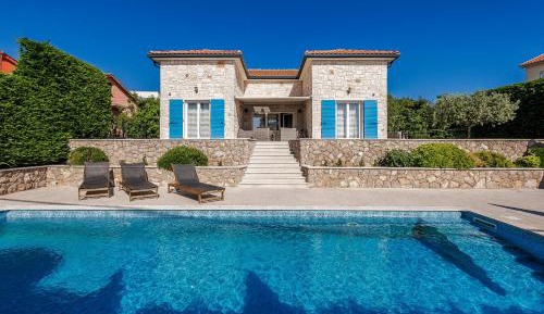 Five-Bedroom Villa