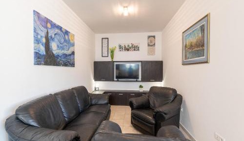 Three-Bedroom Vacation Home 