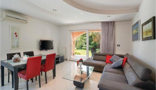 Five-Bedroom Holiday Home