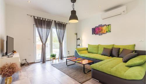 Three-Bedroom Vacation Home 