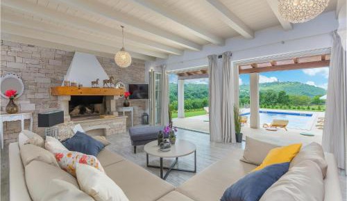 Three-Bedroom Vacation Home 