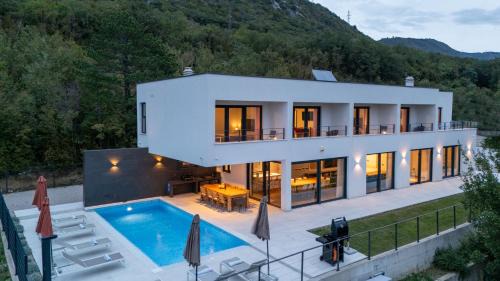 Villa with Sea View