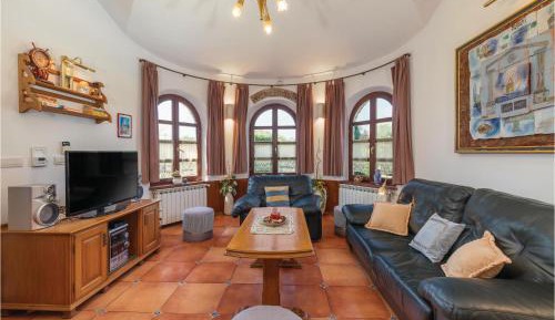 Three-Bedroom Vacation Home 