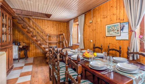 Three-Bedroom Vacation Home 