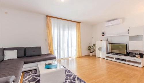 Five-Bedroom Holiday Home