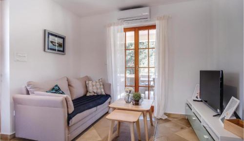 Three-Bedroom Vacation Home 