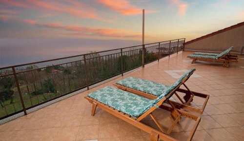Studio Apartment with Sea View