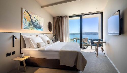 Superior Suite with Sea View Balcony