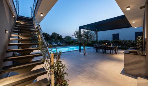 Deluxe Villa