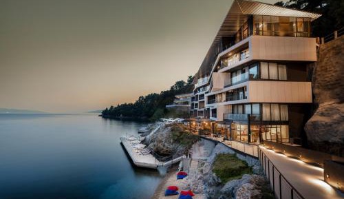 Superior King or Twin Room with Sea View