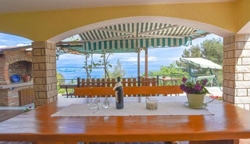 Studio Apartment with Sea View