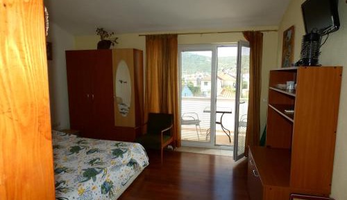 Studio with Balcony
