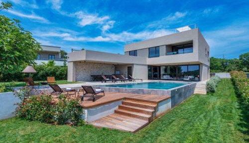 Villa with Sea View
