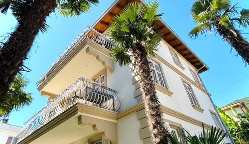 Two-Bedroom Deluxe Apartment with Balcony