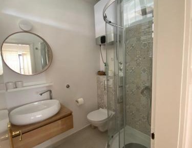 One-Bedroom Apartment with Balcony