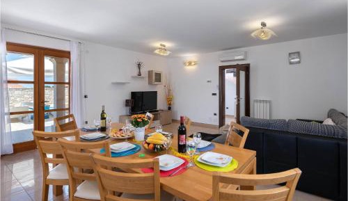 Three-Bedroom Vacation Home 