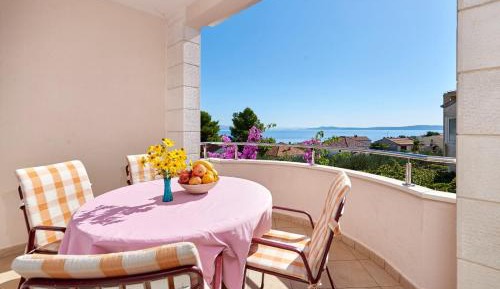 Two-Bedroom Apartment with Terrace and Sea View