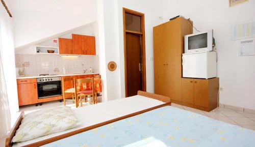 Studio with Terrace and Sea View
