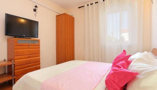 One-Bedroom Apartment with Terrace and Sea View
