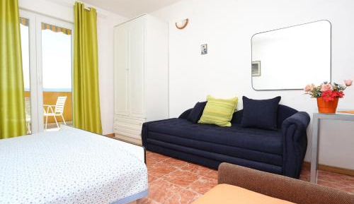 Studio with Terrace and Sea View