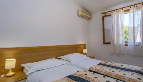 One-Bedroom Apartment with Terrace and Sea View