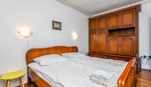 One-Bedroom Apartment with Terrace