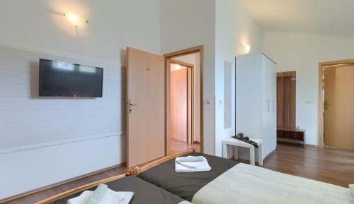 Twin Room with Private Bathroom