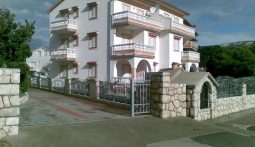 One-Bedroom Apartment with Balcony and Sea View