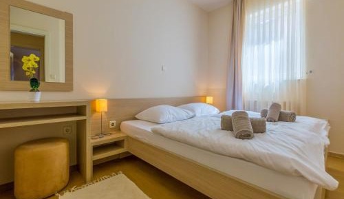 One-Bedroom Apartment with Sea View